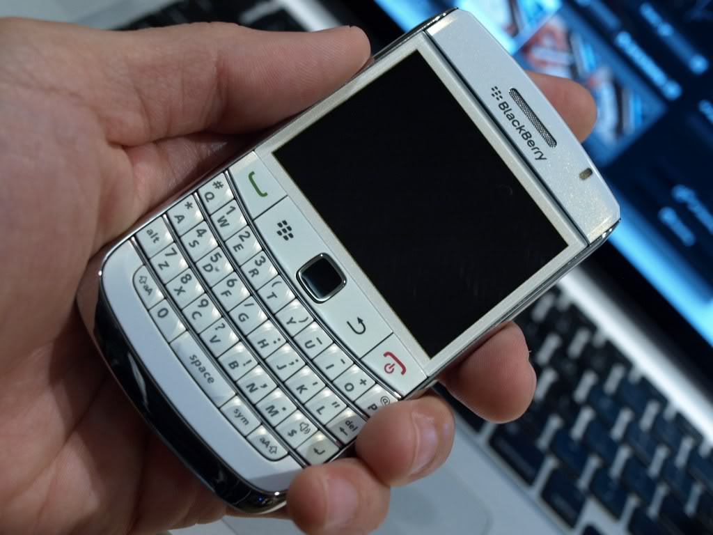 Blackberry Bold 9700 White Price