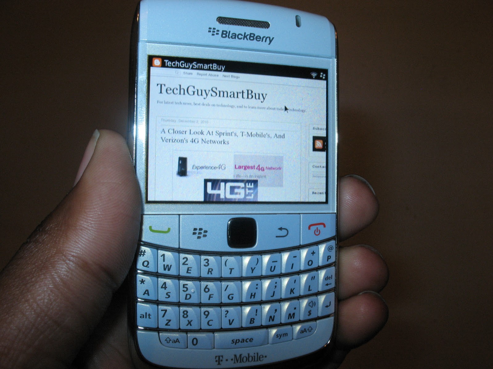 Blackberry Bold 9780 White Review