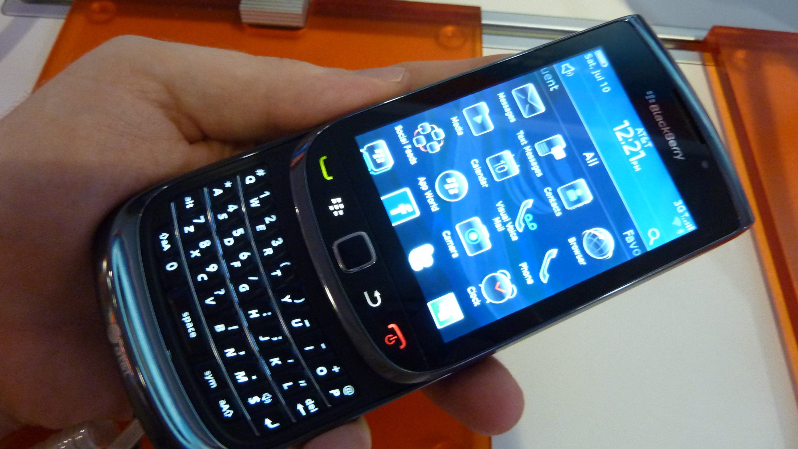 Blackberry Torch 9800 Review